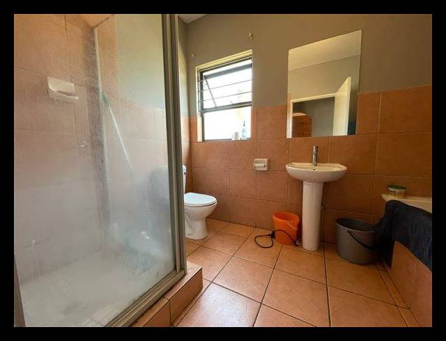 2 BEDROOM APARTMENT FOR SALE IN AUCKLAND PARK